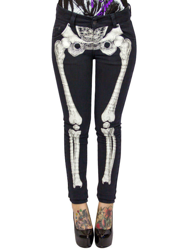 Ženske traperice s kosturom