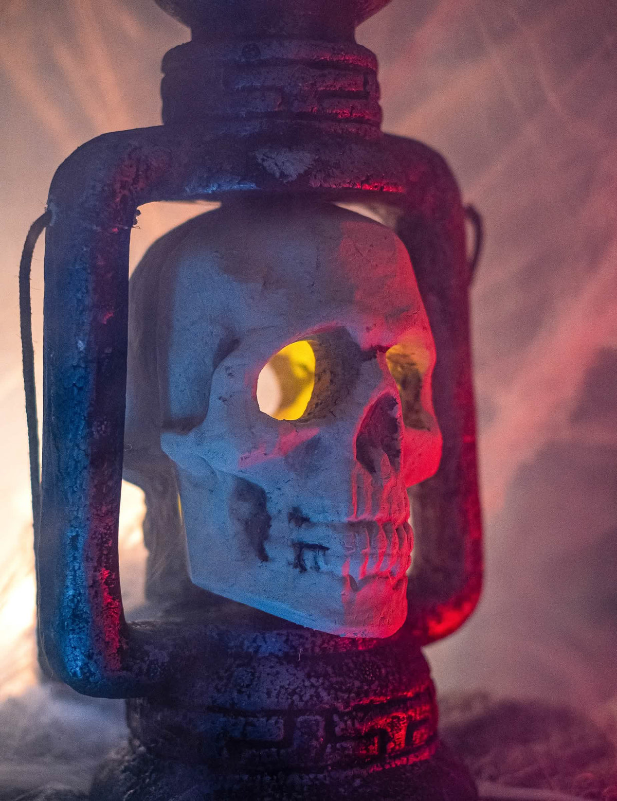 Detalj žutog svjetlosnog efekta lantern cráneo halloween