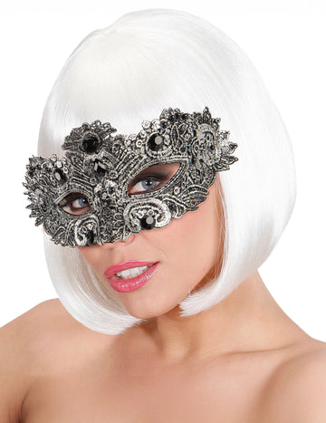 Drevni srebrni vuk s odraslim kamenjem