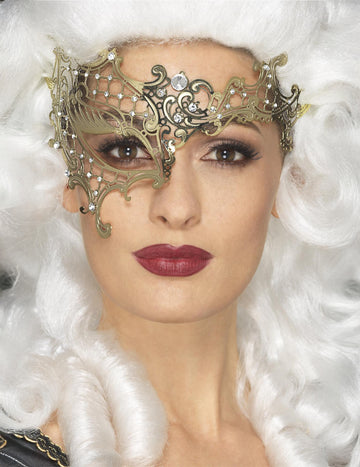 Seksi metalni vuk ili žena