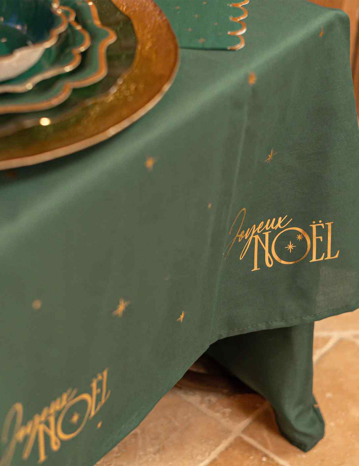 Nappe Joyeux Noël L'Intemporel vert anglais et or 140 x 240 cm