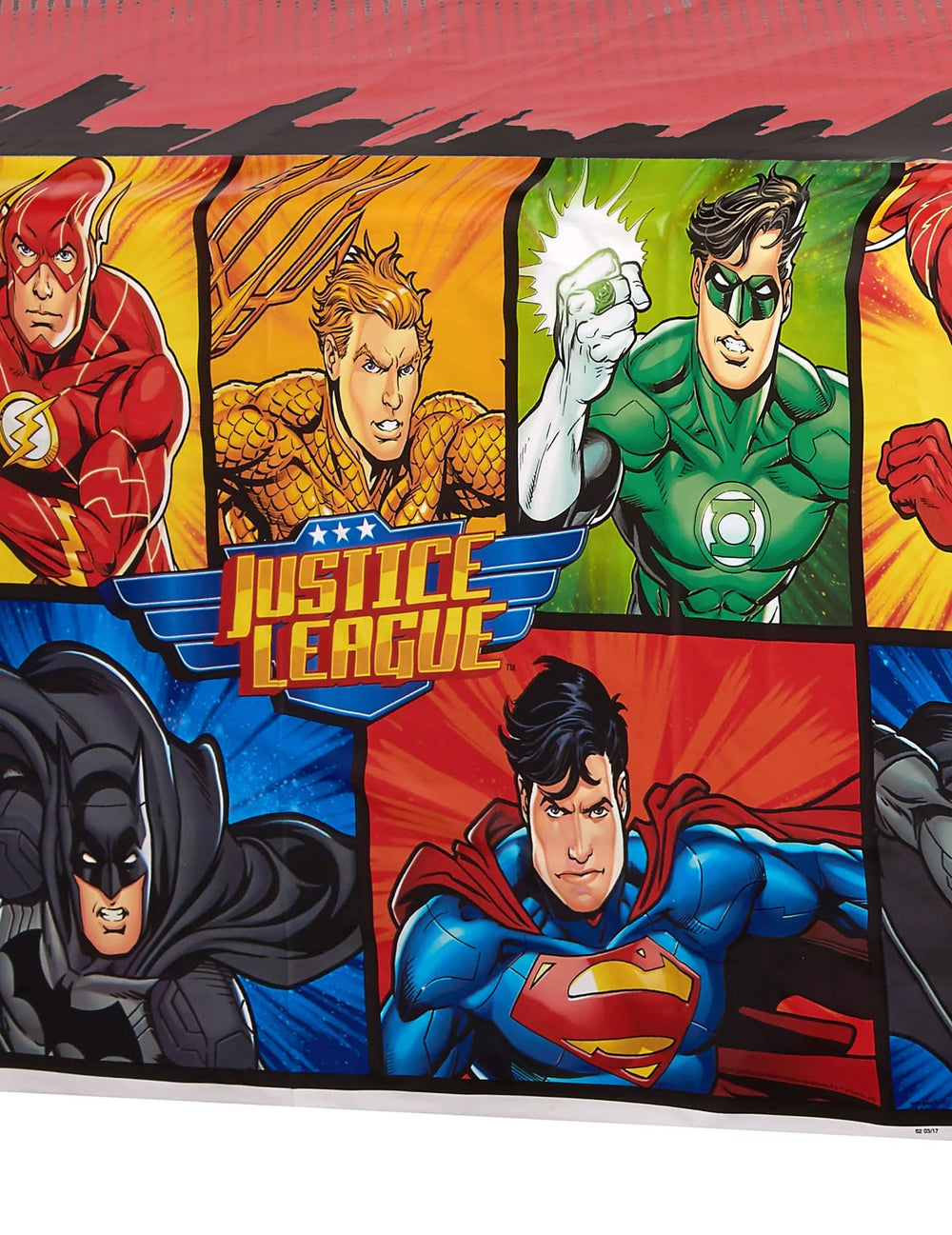 Detalji ilustracija superjunaka na plastičnom stolnjaku Justice League