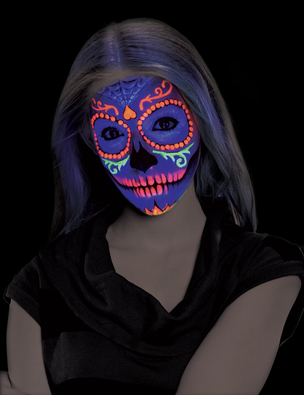 Rendu fluorescent sur le visage de la palette de maquillage néon rose et orange