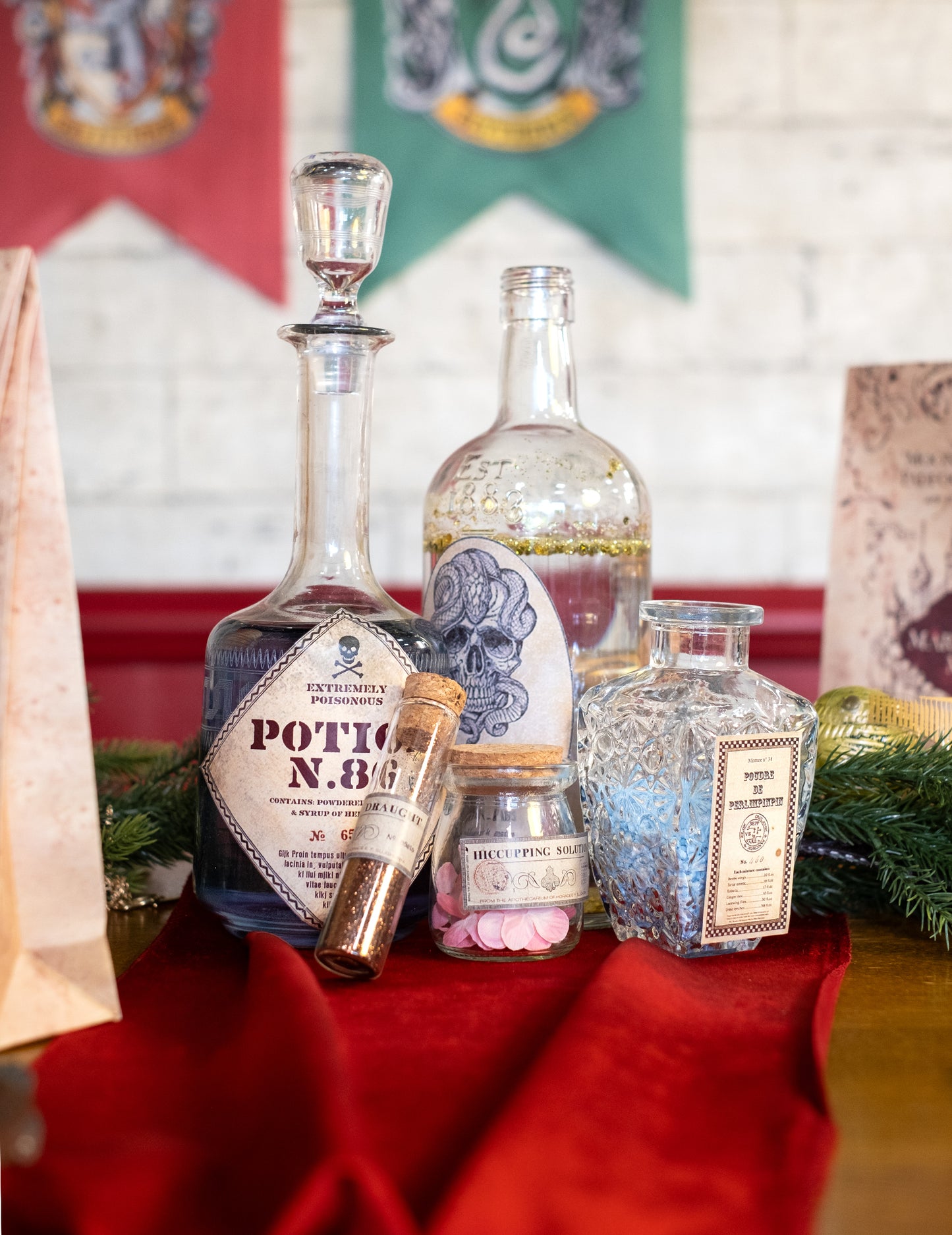 Mala staklena posuda s plutenim čepom 7 cm za šećerne bademe