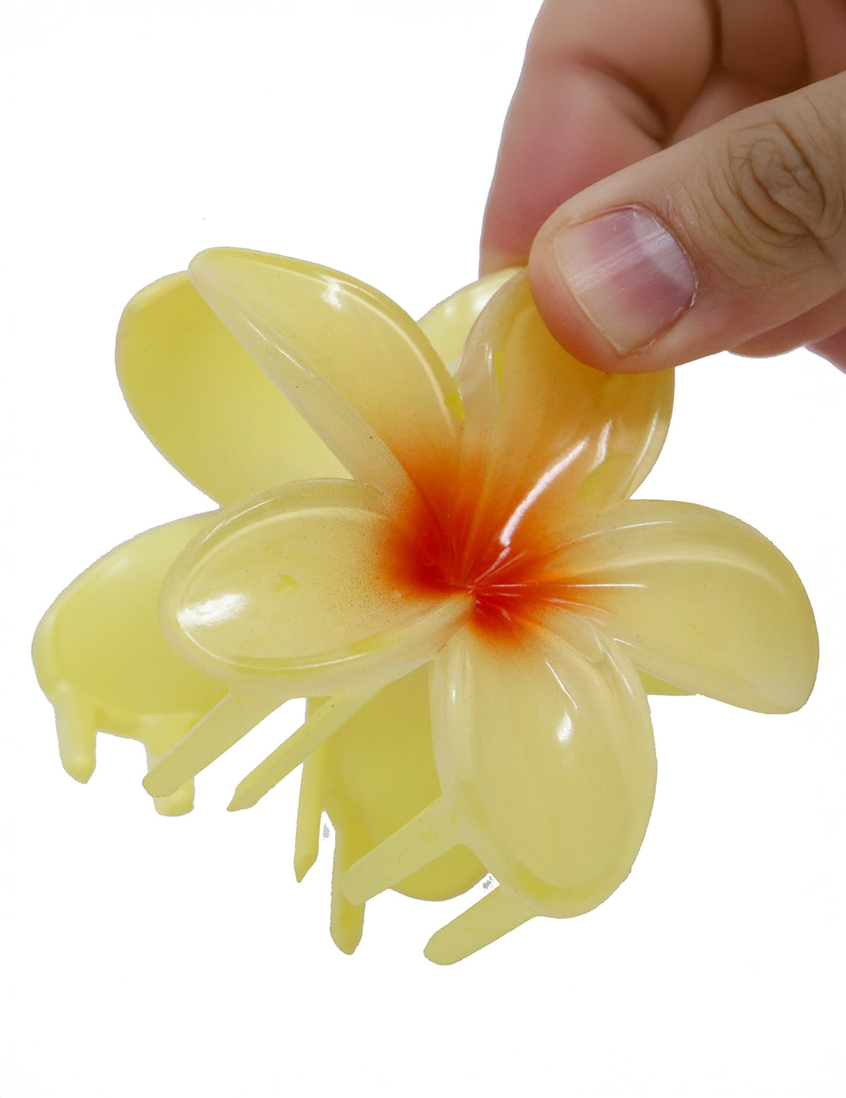 Détail du système d'ouverture de la pince à cheveux fleur de vahiné