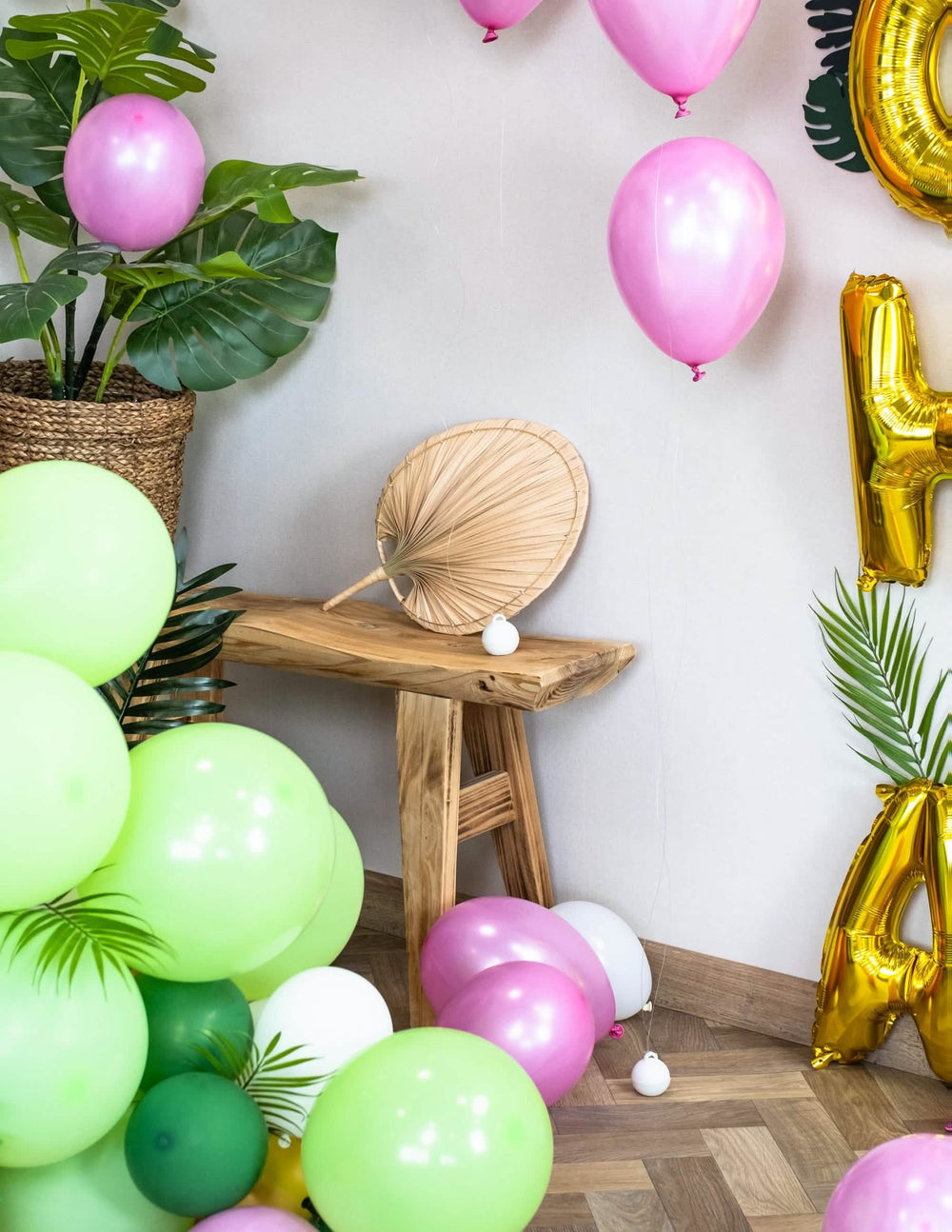 Prikaz težine za bijela helijev balon