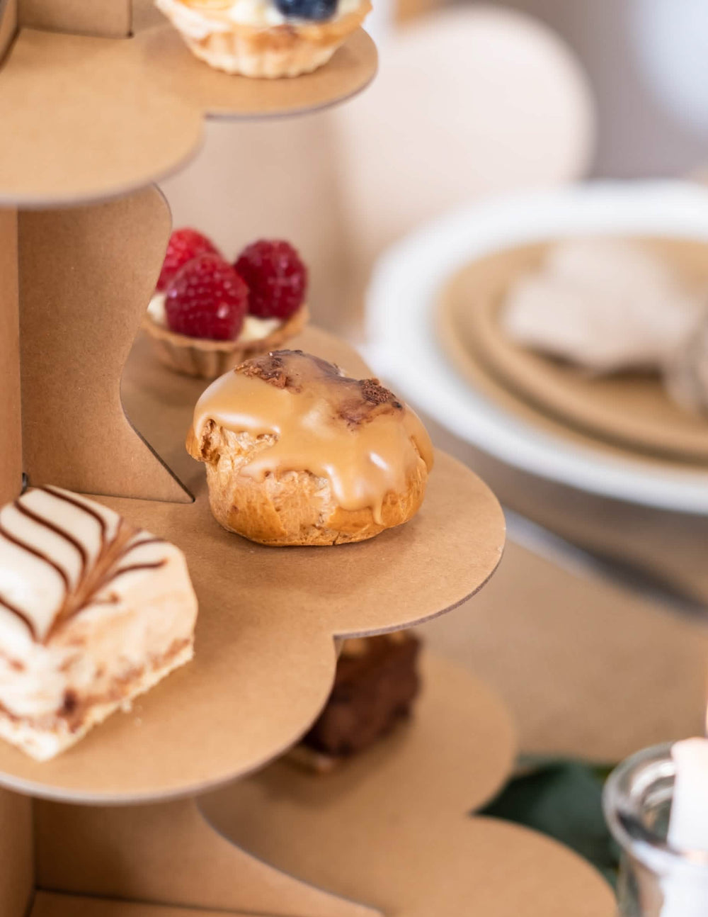 Stalak za cupcake s 3 etaže od kraft kartona