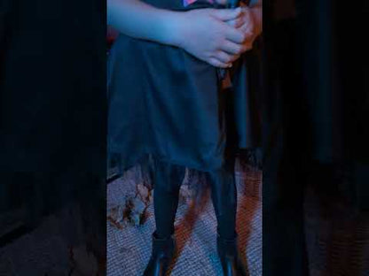 Violet vještica prerušava se s djevojkom šeširom