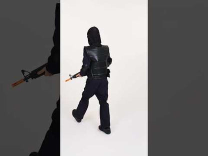 Swat dječji časnik prerušen