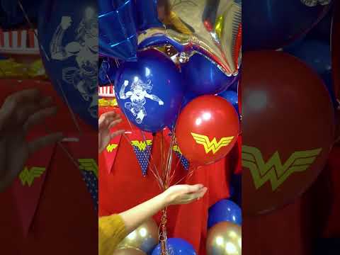 10 Ballons latex Wonder Woman™ 25 x 32cm 
