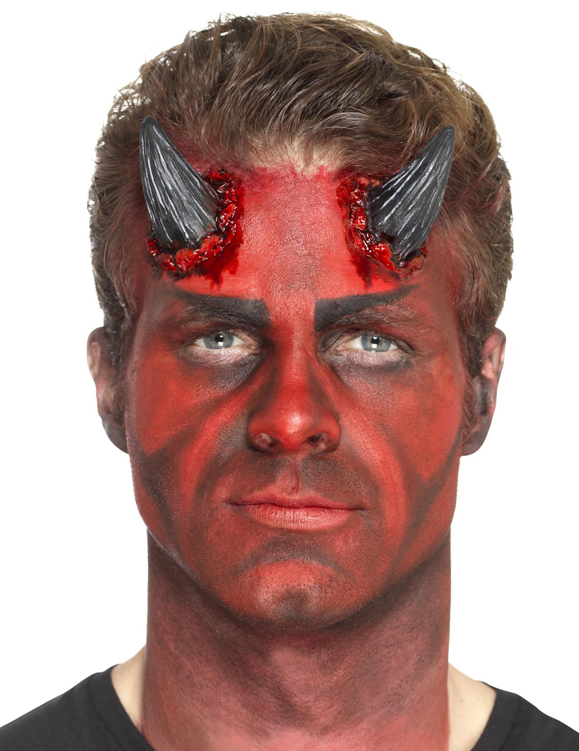 Gros plan de la prothèse latex cornes du diable