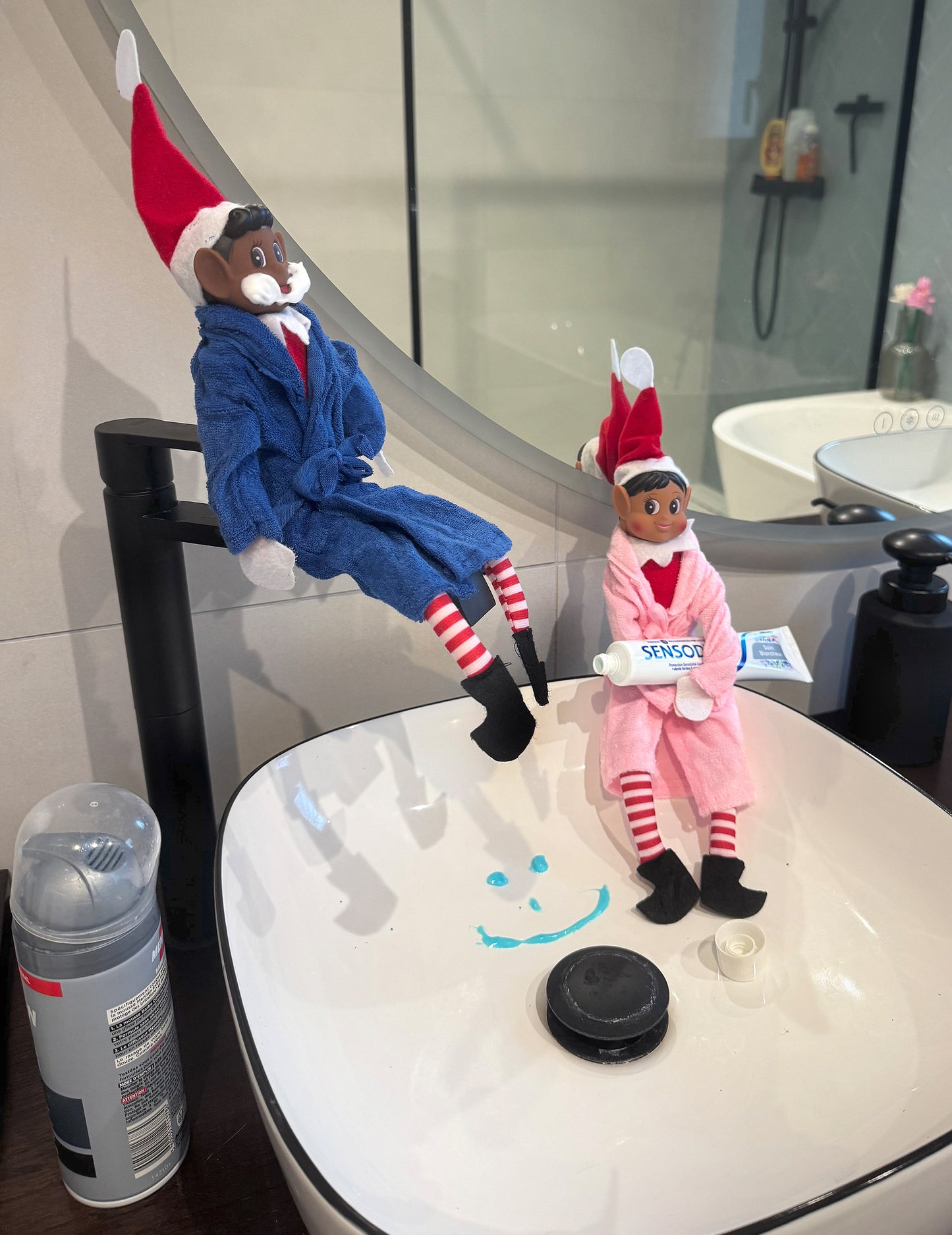 Plava kućna haljina za nestašnu lutku vilenjaka