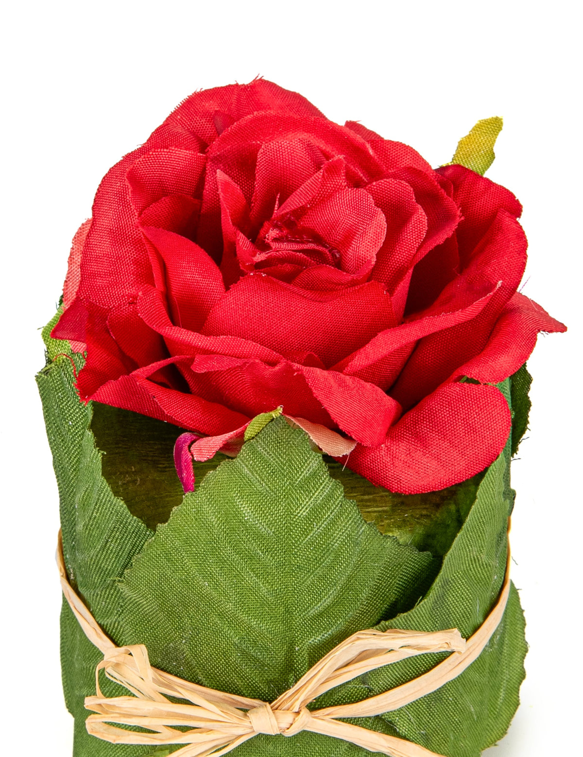 Gros plan sur la fleur de la Rose dans un pot en feuillage pour mariage