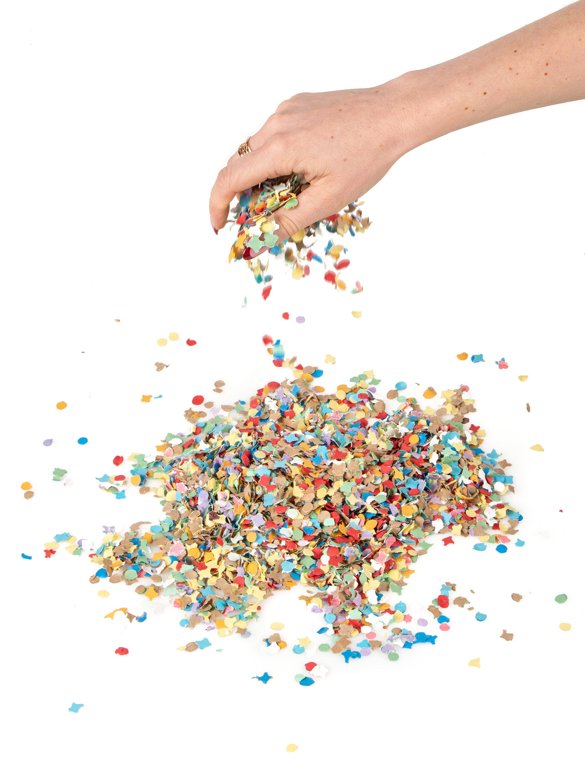 Poignée lancée à la main du sachet de confettis de fête pour tous multicolores
