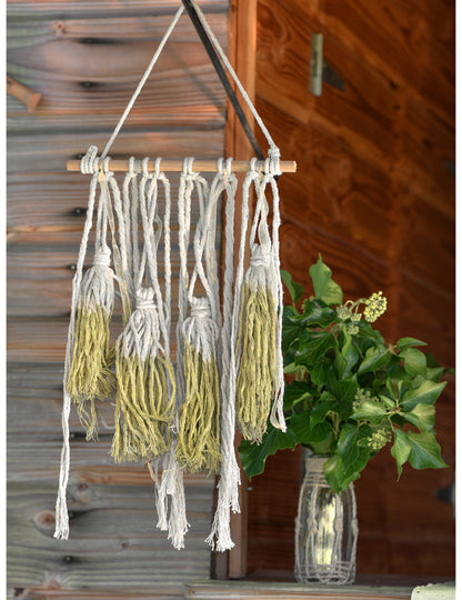 Drveni viseći ukras sa žutim resicama, 24 x 50 cm cm boemske vjenčane dekoracije
