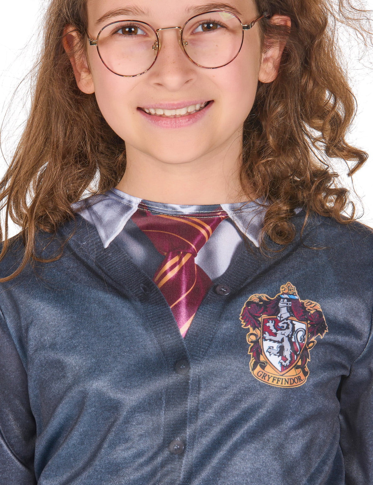 Gros plan sur le blason et la cravate du top avec jupe Gryffondor Harry Potter