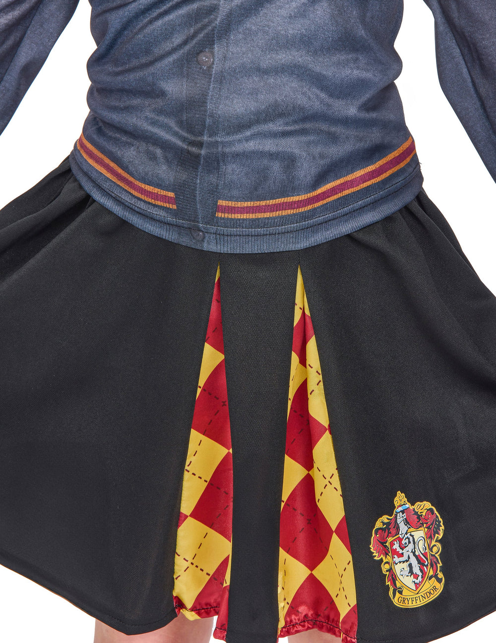 Gros plan sur les plis et le motif de la jupe du top avec jupe Gryffondor Harry Potter